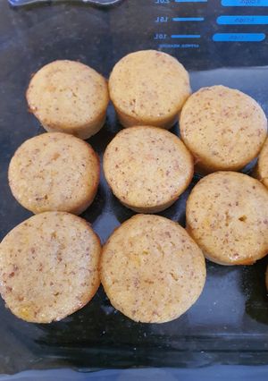 A picture of Mandarin & Almond cake.