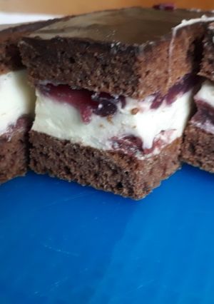 Meggyes tejszelet recept fotója