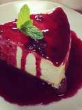 Cheesecake con culis de Fresa y Mora