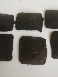 மில்க் சாக்லேட் (Milk chocolate Recipe in Tamil) செய்முறை முக்கிய புகைப்படம்