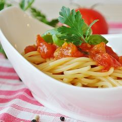 A picture of Different pasta types.