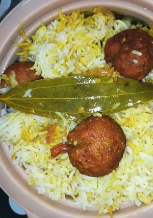 A picture of Quasi meatball biryani.