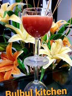 संतरा और काला अंगूर का जूस(Santra aur kale angoor ka juice recipe in hindi रेसिपी मुख्य फोटो