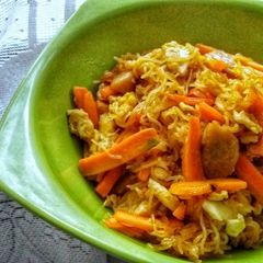 A picture of Bihun Goreng / Stir Fried Rice Vermicelli.