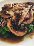 Mushroom broccoli with oyster sauce