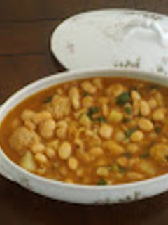 Una foto de Potaje con albóndigas de mi iaia
