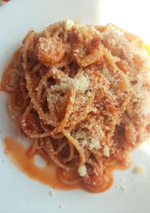 O poză a rețetei Spaghetti cu creveți și sos de roșii.