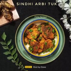 A picture of Sindhi Arbi Tuk.