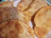 Una foto de empanadas de pescado
