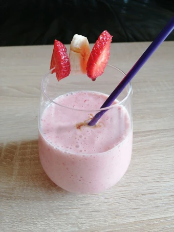 Easy Way Prepare Strawberry banana smoothie the  Makes Drooling Can spoil the tongue