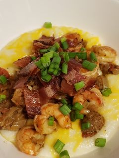 A picture of Shrimp & Sausage Grits.