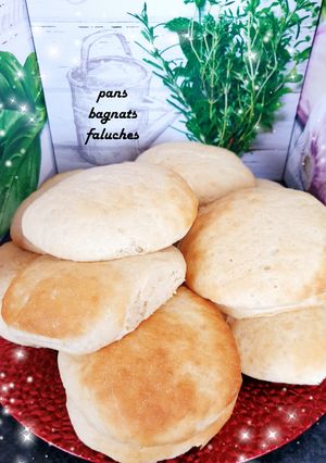 Une photo de Faluches/ pans bagnats