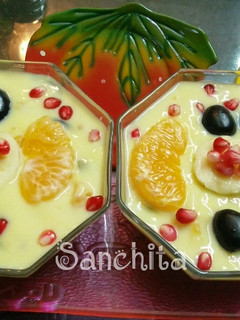 बटरस्कॉच फ्रूट कस्टर्ड (Butterscotch fruit custard recipe in Hindi) रेसिपी मुख्य फोटो