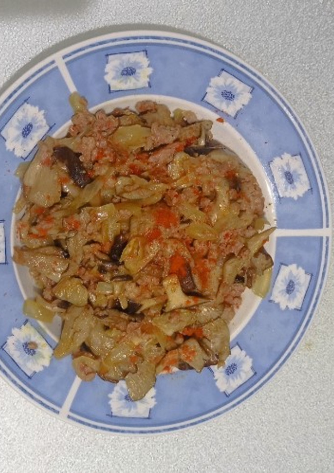 Una foto de Setas de cardo encebolladas con carne picada