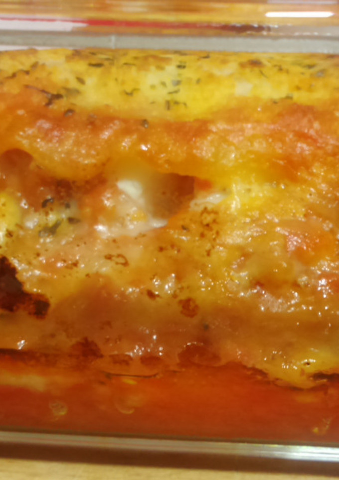 Una foto de Lasaña de pavo, piñones y queso feta en tupper