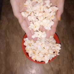 A picture of Homemade popcorn recipe (without oil).