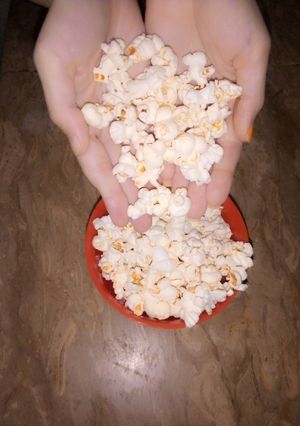 A picture of Homemade popcorn recipe (without oil).