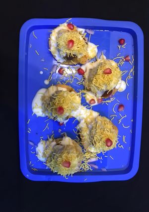 દહીં પાપડી ચાટ (Dahi Papdi Chat Recipe in Gujarati) રેસીપી મુખ્ય ફોટો