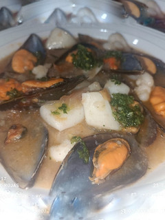 Una foto de Sepia y mejillones a la donostiarra 😹😹