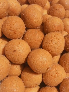 A picture of Coconut milk balls(gullisuwa).