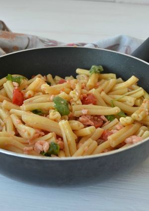 Foto di Casarecce con salmone, rucola e pachino