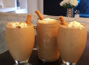 Una foto de Smoothie de banano avena y café. 👩‍🍳☕🍌🍫💪💥