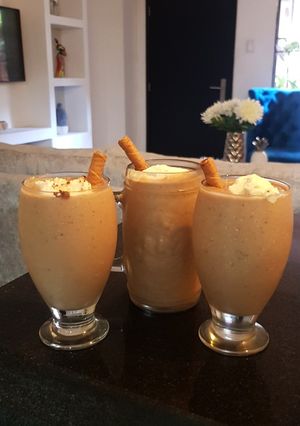 Una foto de Smoothie de banano avena y café. 👩🍳☕🍌🍫💪💥