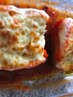 Una foto de Pimientos rojos rellenos al horno