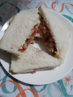 वेज सैंडविच(veg sandwich recipe in hindi) रेसिपी मुख्य फोटो