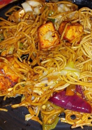 A picture of Restaurant Style Chilli Paneer Noodles.