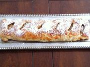 Una foto de strudel de manzana