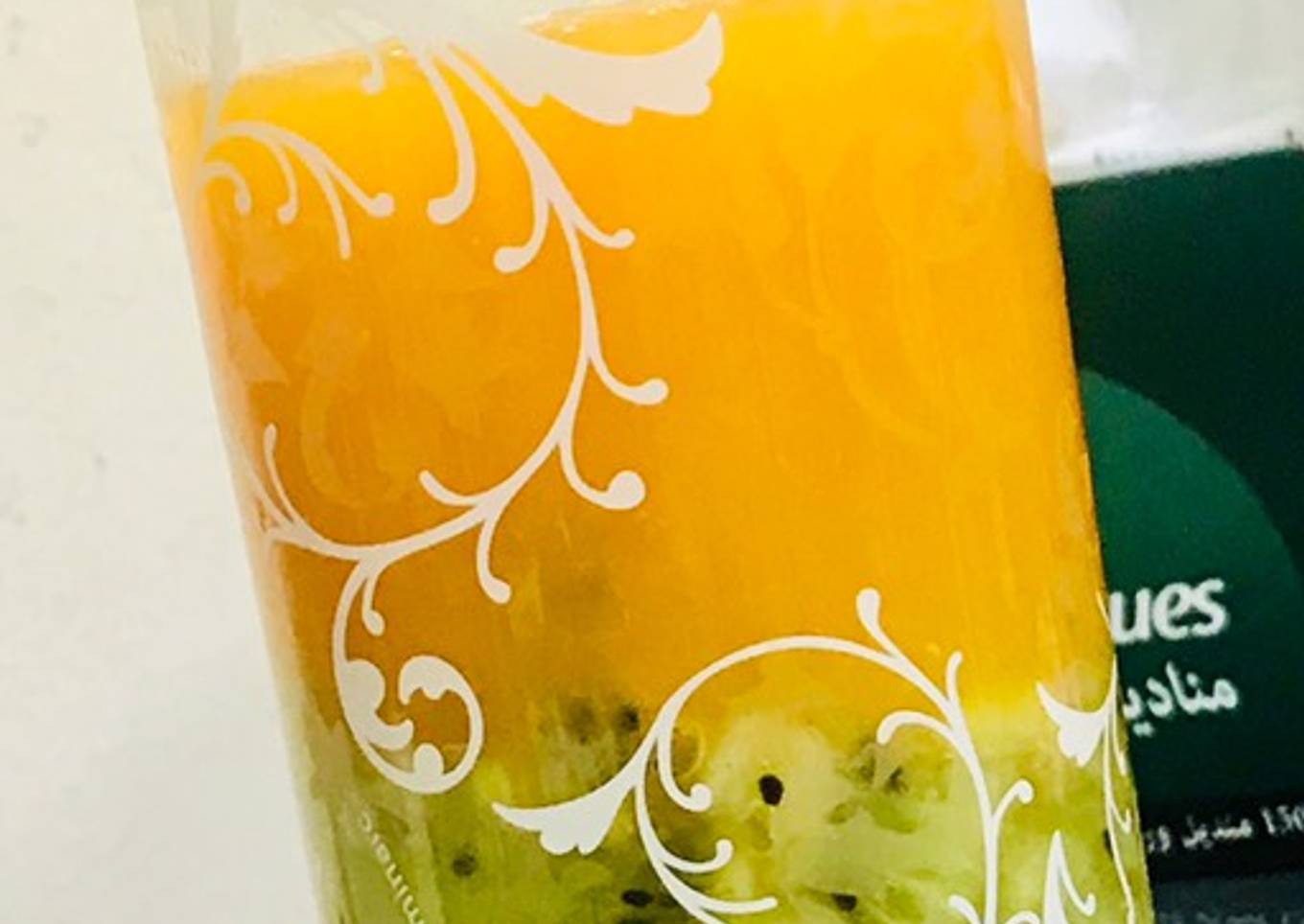 Refreshing orange kiwi mocktail