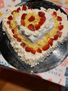 Foto di Torta furba panna e fragole