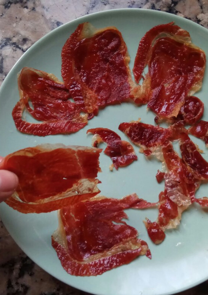 Una foto de Crujiente de jamón en microondas