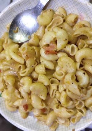 A picture of White Sauce Macroni.