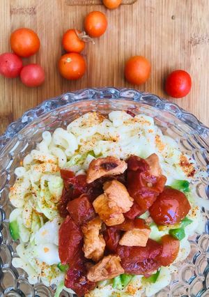 A picture of Roasted tomatoes pasta.