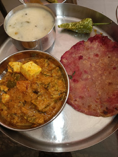 पनीर शिमला मिर्च की सब्जी (Paneer shimla mirch ki sabzi recipe in Hindi) रेसिपी मुख्य फोटो