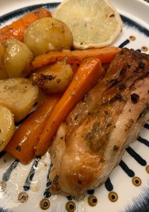 Hình của món Đùi Gà Nướng Bơ Tỏi - Garlic Butter Baked Chicken Thighs.