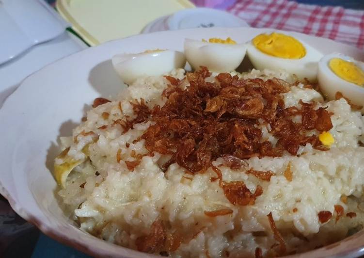 Caranya Menyajikan Bubur Ayam Ala Warung