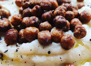 Foto di Purè di cavolfiore e sedano rapa al vapore