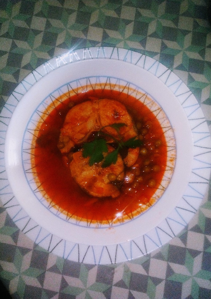 Una foto de Pescadilla con guisantes fácil