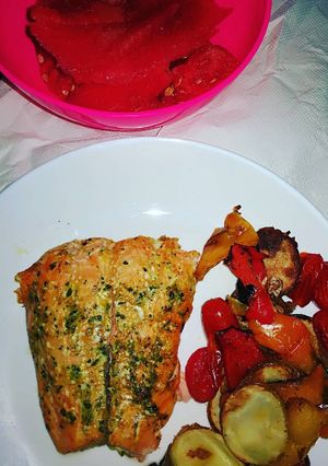 Foto principal de Salmón al horno con verduras