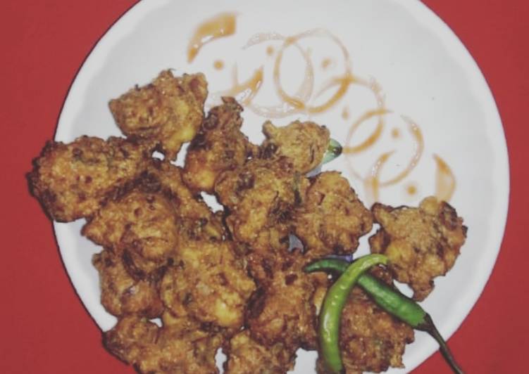 Step-by-Step Guide to Make Speedy Panner and Onion Pakoda