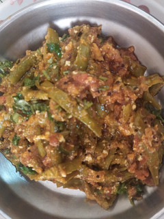 આખા ગુવાર નું શાક(aakha guvar saak recipe in gujarati) રેસીપી મુખ્ય ફોટો