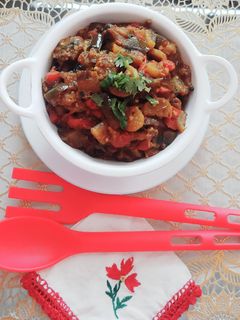 मूली और बैंगन की सब्जी(Mooli aur baigan ki sabzi recipe in hindi) रेसिपी मुख्य फोटो