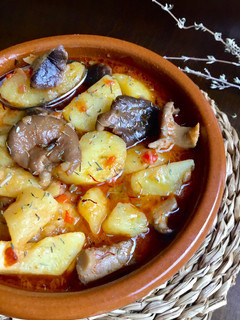 Una foto de Patatas guisadas con setas