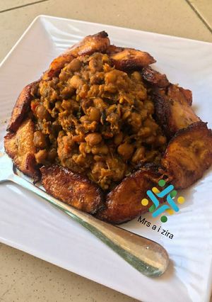 A picture of Beans pottage and fried plantains.
