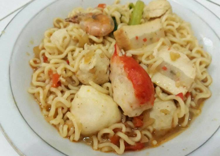 Mie ramen pedas