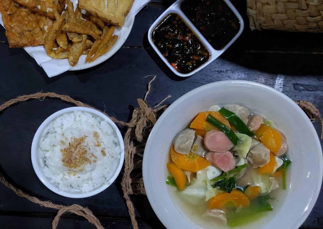 Sop Sayuran Bakso Sosis Menggugah Selera