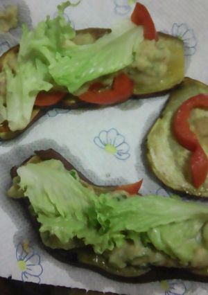 Una foto de Batatas con hummus y sobrantes